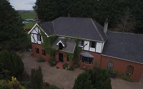 Pinewood Lodge Guest House